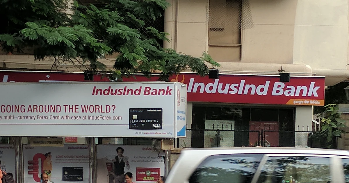 IndusInd Bank Q4 Review - Navigating Gradually Through Uncertainty: Prabhudas Lilladher 1 IndusInd Bank Q4 Review - Navigating Gradually Through Uncertainty: Prabhudas Lilladher