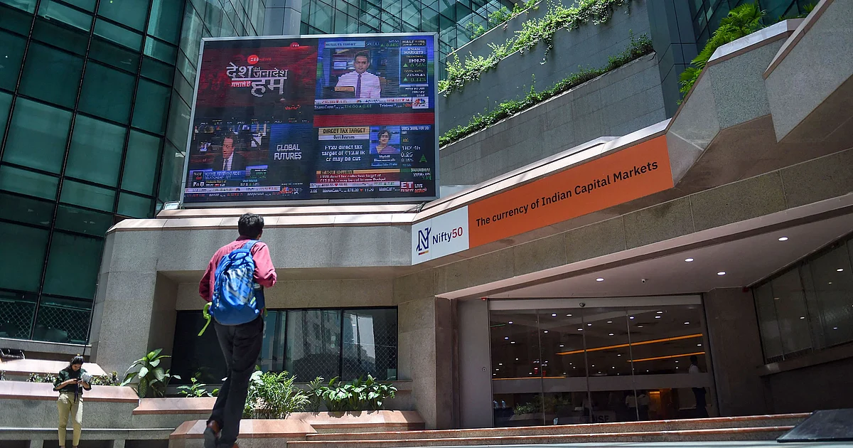 Live: Sensex, Nifty Set For A Weak Start; HDFC Bank, Macrotech Debut In Focus 1 Live: Sensex, Nifty Set For A Weak Start; HDFC Bank, Macrotech Debut In Focus