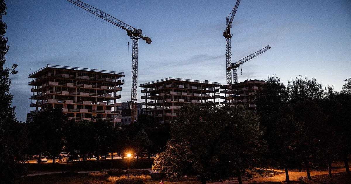Construction And Infra Sector Monthly Update: Dolat Capital 1 Construction And Infra Sector Monthly Update: Dolat Capital