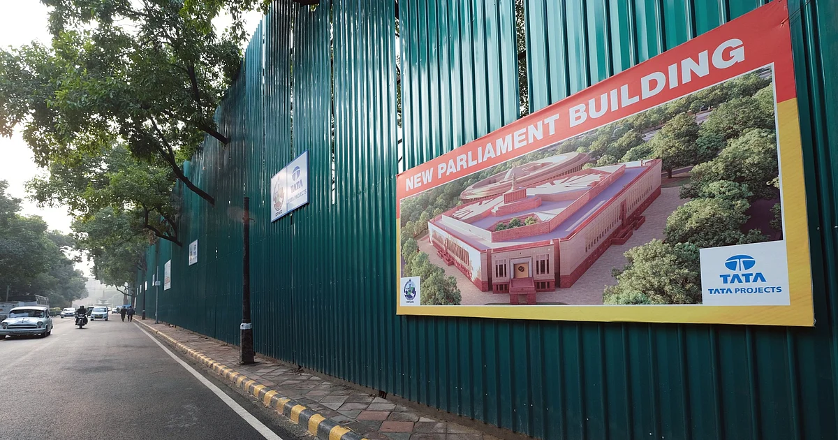 Modi’s Sprawling Delhi Makeover Fuels Anger in Virus-Hit India 1 Modi’s Sprawling Delhi Makeover Fuels Anger in Virus-Hit India