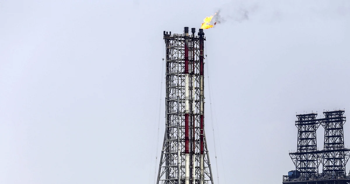 Oil And Gas Sector Update - GRM, Marketing Margins Weak But Hopeful Of Recovery: ICICI Securities 1 Oil And Gas Sector Update - GRM, Marketing Margins Weak But Hopeful Of Recovery: ICICI Securities