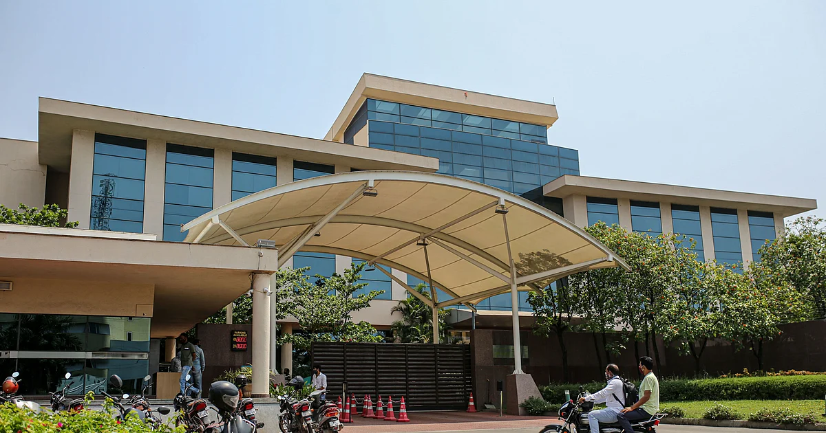 Infosys Q1 Review - Strong Revenue Growth Offset By Weak Margin Performance: Prabhudas Lilladher 1 Infosys Q1 Review - Strong Revenue Growth Offset By Weak Margin Performance: Prabhudas Lilladher