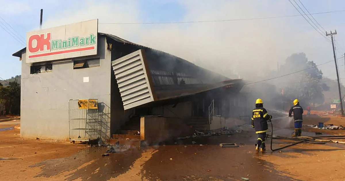 Banks Shut, Phones Cut Amid Eswatini Anti-Monarchy Protests 1 Banks Shut, Phones Cut Amid Eswatini Anti-Monarchy Protests
