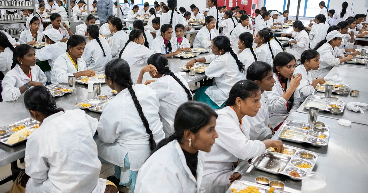 Foxconn’s iPhone Factory Women Workers Don’t Want To Return 1 Foxconn’s iPhone Factory Women Workers Don’t Want To Return
