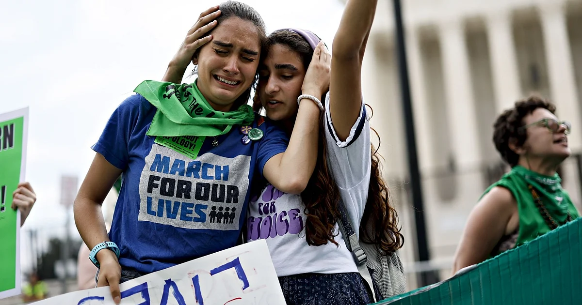 Protest Latest: NY, DC Marches Grow as Justice’s Home Targeted 1 Protest Latest: NY, DC Marches Grow as Justice’s Home Targeted