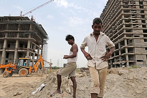 नोएडा में अवैध निर्माण को लेकर एनजीटी गंभीर, अधिकारियों को नोटिस देने का दिया निर्देश
