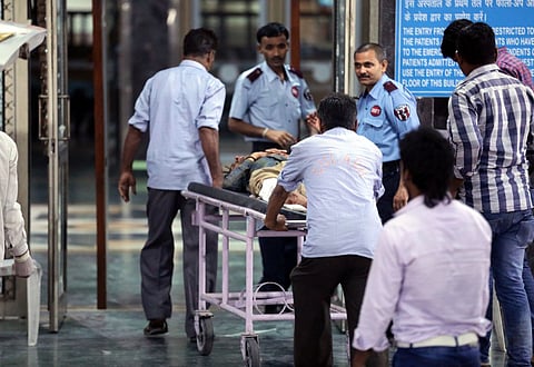 15 वर्षों से बन रहा अस्पताल! निर्माण में देरी पर बॉम्बे हाई कोर्ट ने लगाई फटकार