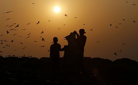 कार्रवाई न होने के कारण सिलचर में बड़े पैमाने पर डंप किया जा रहा है कचरा