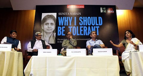 (L to R) Chandra Bhushan, Bibek Debroy, Raj Chengappa, Ravish Kumar and Sunita Narain at the book launch (Credit: Vikas Chaudhary)
