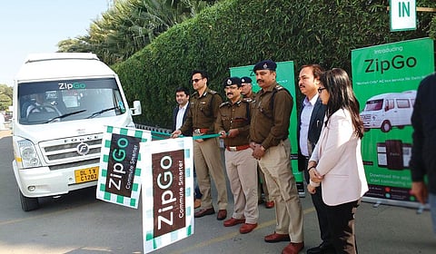 Bengaluru bus
aggregator
firm ZipGo
launched its
operations
in New Delhi
in December
2015, coinciding
with the Odd-
Even scheme
of the Delhi
government (COURTESY: OFFICECHAI)