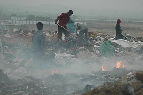 Waste burning is one of the factors responsible for a rise in air pollution levels (Photo: Agnimirh Basu)