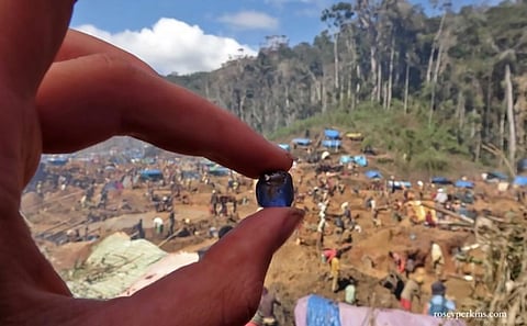 A blue sapphire found at the ‘rush’ site in October 2016. (Credit: Rosey Perkins)