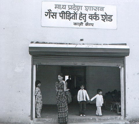 Victims are deprived of quality medical care in absence of shortage of doctors and proper facilities in hospitals. Credit: Bhopal Medical Appeal / Flicker