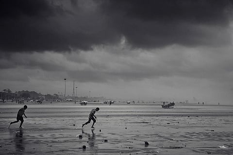 The fishermen have been asked to avoid the sea for the next 48 hours. Credit: Vinoth Chandar/ Flicker