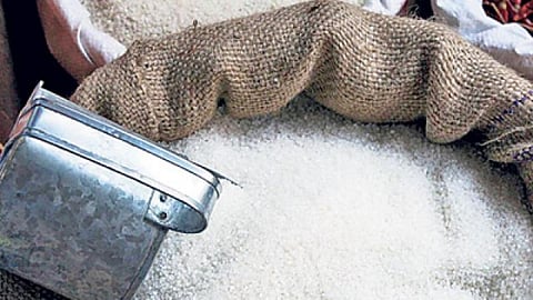 पीडीएस की सस्ती चीनी से केंद्र ने खींचा हाथ