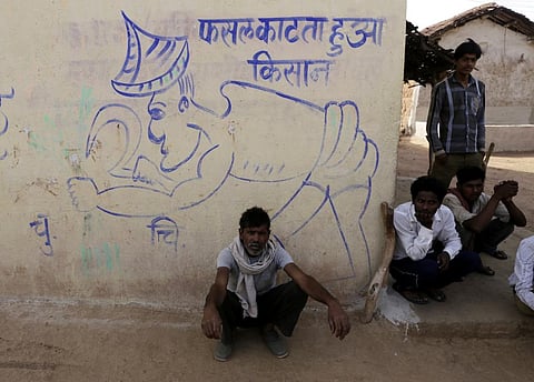 People are fleeing water-scarce Bundelkhand region where land is not fertile and agricultural production is not enough. Credit: Vikas Choudhary / CSE