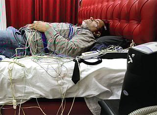 Gurmeet Singh of Delhi cannot sleep well at night. Incessant snoring and breathlessness wake him up frequently. He undergoes a sleep study at a clinic (Photo: Vikas Choudhary)