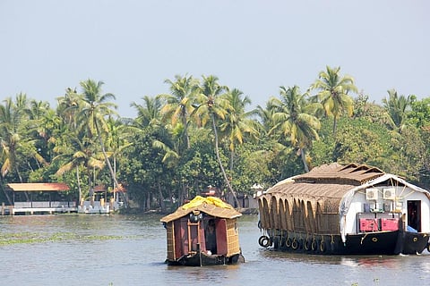 Alappuzha has 49 diesel boats which carry around 21,900 people every day; Credit: Isabell Schulz/Flickr