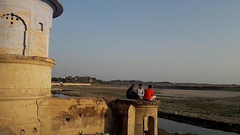 The panel suggested development of catchment areas and stimulation of natural topography of the floodplains. Credit: aπ / Flickr