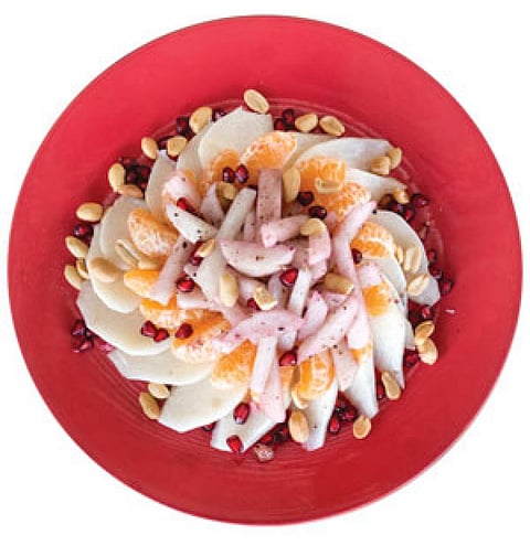 मिश्रीकंद का सलाद 
पश्चिमी देशों में खानपान 
का अहम हिस्सा है (अभिषेक वैष्णव / सीएसई )