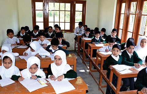 कश्मीर घाटी में बाढ़ से तबाह हुए स्कूलों में से एक, जिसका पुनरुद्धार सीएसआर के मध्यम से किया गया (सौजन्य: सुरेंद्र पवार)