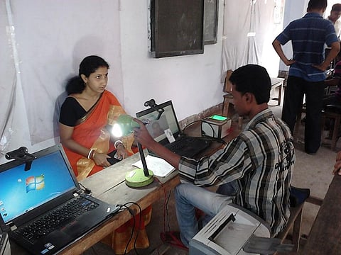 What makes Aadhaar unique is exactly what makes people anxious—fingerprints and iris impressions. Credit: Wikimedia commons