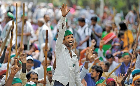 A protest against the killing of six farmers in Madhya Pradesh (Photo: Reuters)