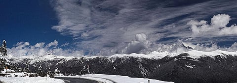 Gyala Peri and Namcha Barwa - Tibet (By 梁逸晨 via Wikimedia Commons)