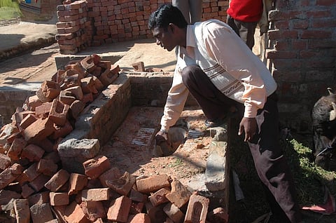 Instead of encouraging community involvement, the Swachh Sarvekshan does not go further than construction of toilets (Samrat Mukharjee/CSE)