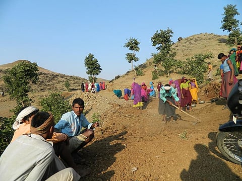 The MGNREGS was launched in 2006 by the UPA government in order to provide at least 100 days of guaranteed employment to rural households. Credit: Moyna / CSE