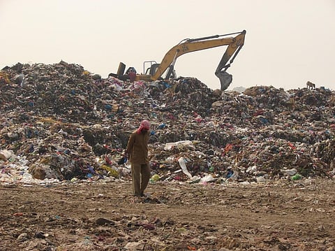 Currently, 4,600 tonnes per day of solid waste is disposed in three dumping sites of Delhi—Okhla, Bhalswa and Ghazipur. Credit: Sadia Sohail / CSE