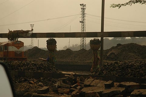 With the entry of private players in coal mining, the techniques will shift from being labour-intensive to technology-intensive. Credit: Agnimirh Basu / CSE