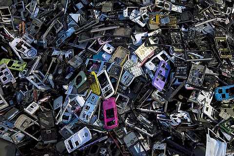 In 2017, over 200 manufacturers of electronic goods were served notices by the Central Pollution Control Board for not complying with e-waste procurement norms. Credit: n1c0_AOF / Flickr