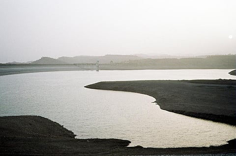 प्रचंड गर्मी सतह से चुरा लेती है करीब 2 लाख लोगों के साल भर का साफ पानी