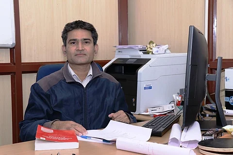 आईआईटी, रोपड़ के इलेक्ट्रिकल इंजीनियरिंग विभाग के वैज्ञानिक रविबाबू मुलावीसला
