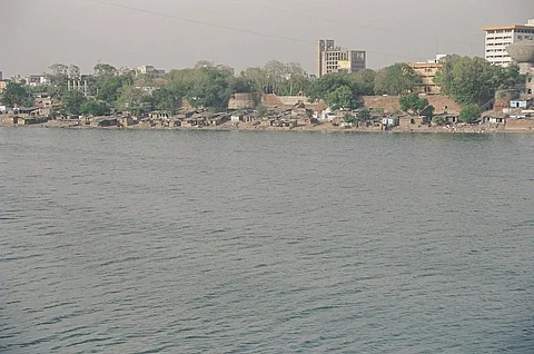 मृतप्राय साबरमती में जारी है सीवेज और औद्योगिक प्रदूषण, कोर्ट ने प्राधिकरणों से मांगी रिपोर्ट