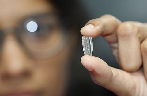 The microneedle is made from a biopolymer, zein, a protein found in corn and used to make biodegradable plastics, fibres, adhesives, coatings, inks, cosmetics, textiles, and chewing gum. Credit:Author