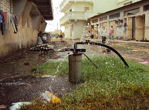 Overdrawing of groundwater might have made Punjab dig so deep that it is now taking out water from the ancient geogenic channels. Credit: Sanjeev Kumar Kanchan / CSE
