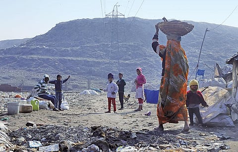 People living around Ghazipur landfill often blame it for their health ailments. Some garbage mounds have reached the height of 60 metres in the 
last 40 years   (Photo: Vikas Choudhary)