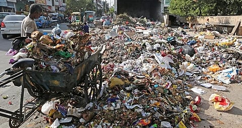 Consumers form the market’s core and that’s why the process of eliminating single-use plastics must begin with us. Credit: Vikas Choudhary