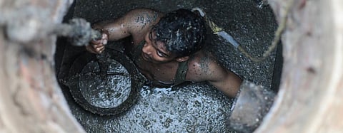 A manual scavenger in Delhi. Photo: Vikas Choudhary