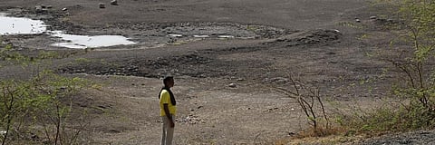A dried-up pond in Nana Madhad village of Surendranagar district. Photo: Vikas Choudhary/CSE