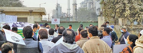 South Delhi residents protest against the pollution caused by the Okhla waste-to-energy plant. The plant, like most in the country, prefers collecting unsegregated waste (Photo: Toxic Watch Alliance)