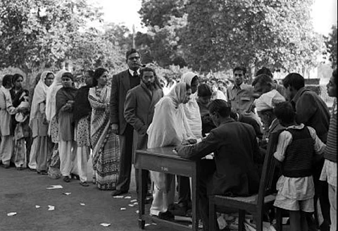 पहला आम चुनाव कराने में लग गए थे दो साल