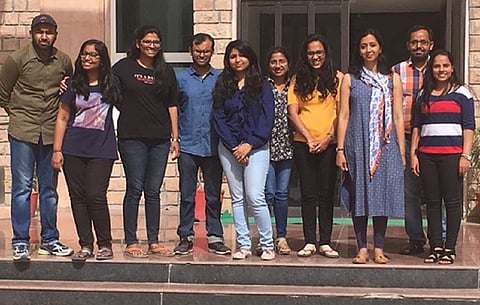 आईआईटी-जोधपुर में शोधकर्ताओं की युवा टीम के साथ डॉ सुष्मिता झा