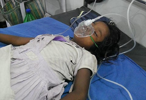 मुजफ्फरपुर में भर्ती एक बच्ची। फोटो: पुष्यमित्र