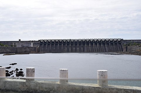 नर्मदा नदी पर बना बरगी बांध जबलपुर शहर को पानी की आपूर्ति करता है। फोटो: मनीष चंद्र मिश्रा