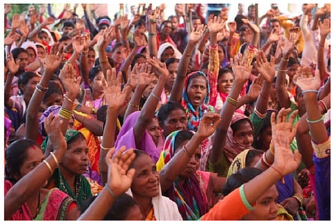 Members of Bhoomgadi approve the rates of procurement of their agriculture produce. Photo: Prashanth S Chinnappanavar