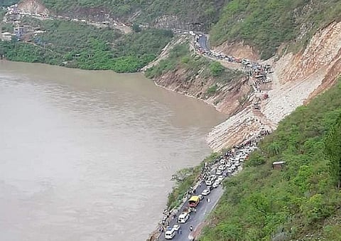 श्रीनगर के कुछ दूर डुंगरीपंत के पास फरासू में उभरा नया भूस्खलन जोन। फोटो: मनमोहन सिंधवाल