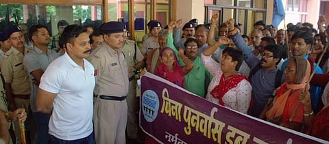 Narmada dam oustees not satisfied with MP govt assurances
